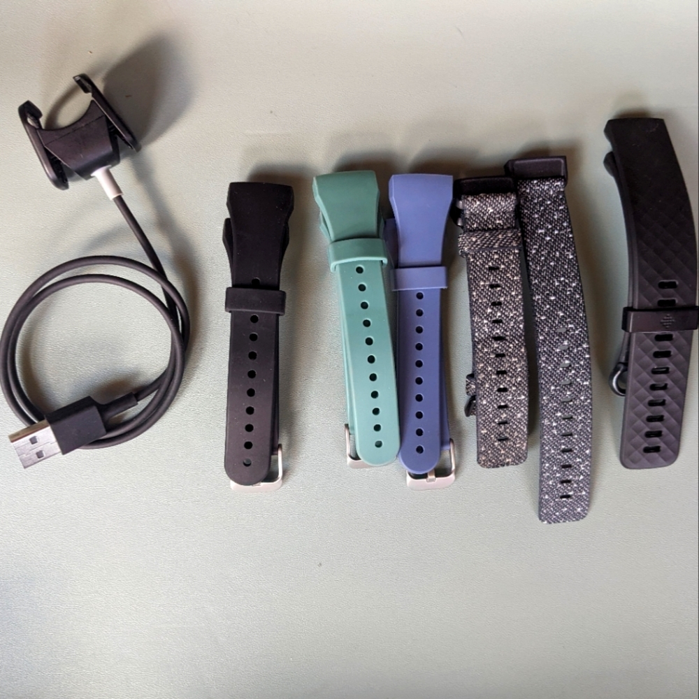 Fitbit Charge 4 bands and charging cable